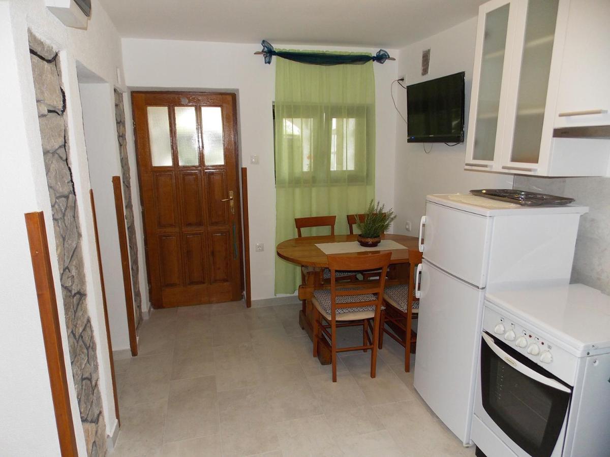 Apartments Miro Kornić Екстериор снимка