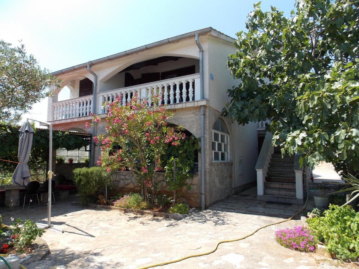 Apartments Miro Kornić Екстериор снимка