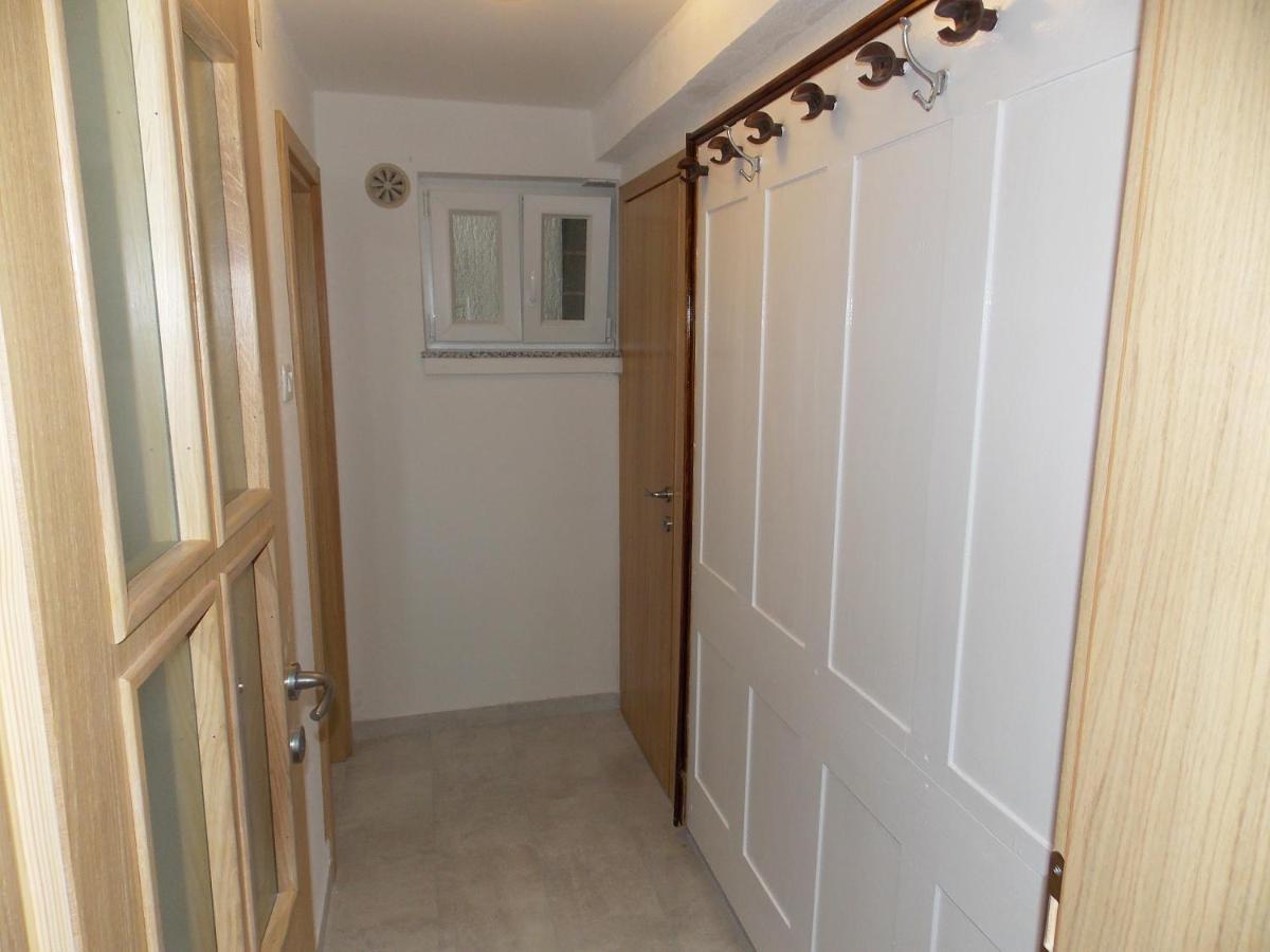 Apartments Miro Kornić Екстериор снимка