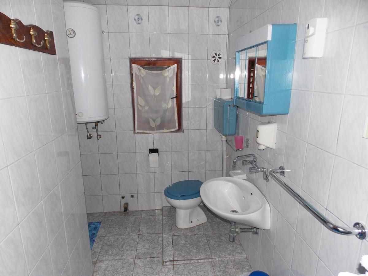 Apartments Miro Kornić Екстериор снимка