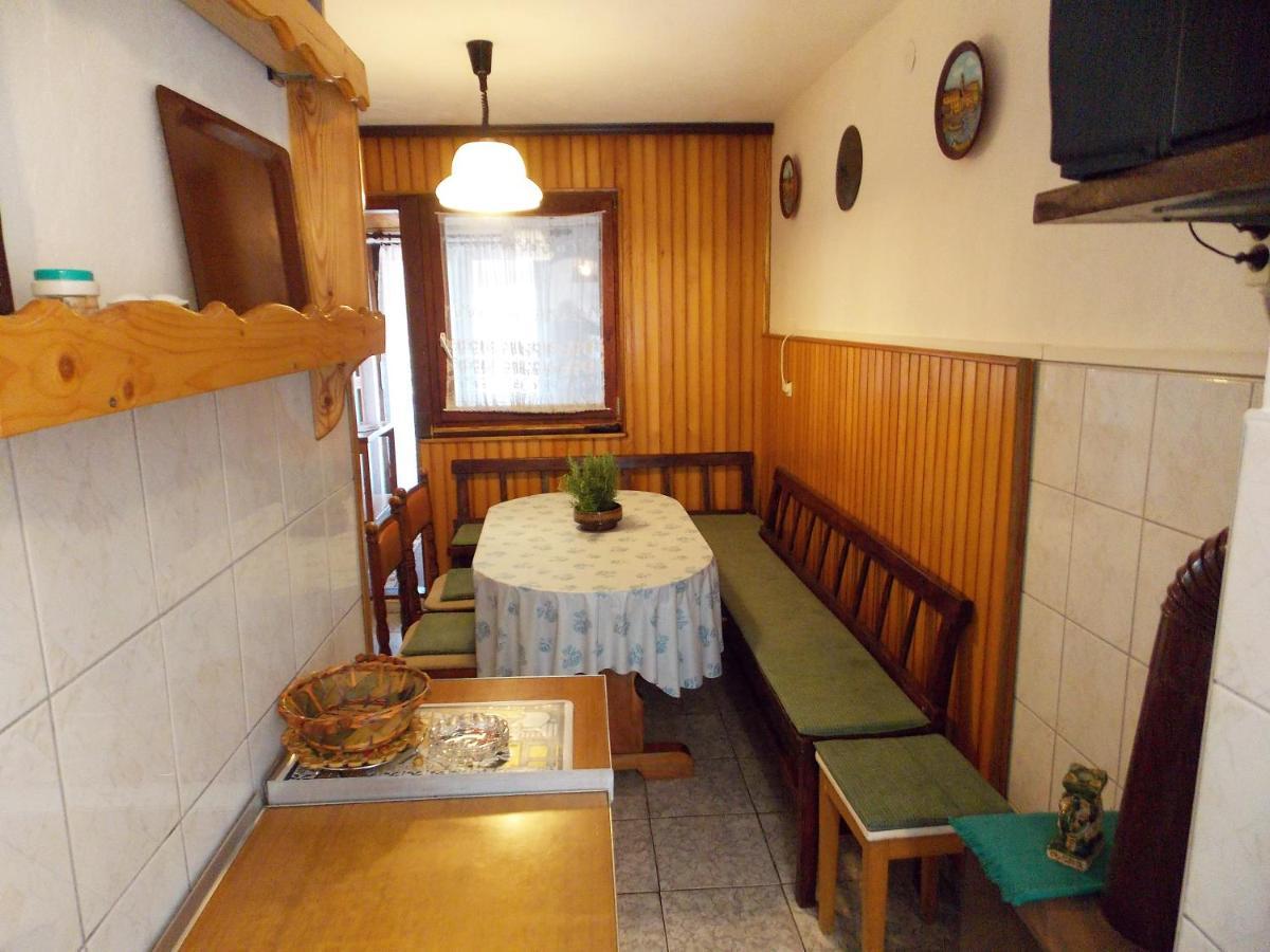 Apartments Miro Kornić Екстериор снимка