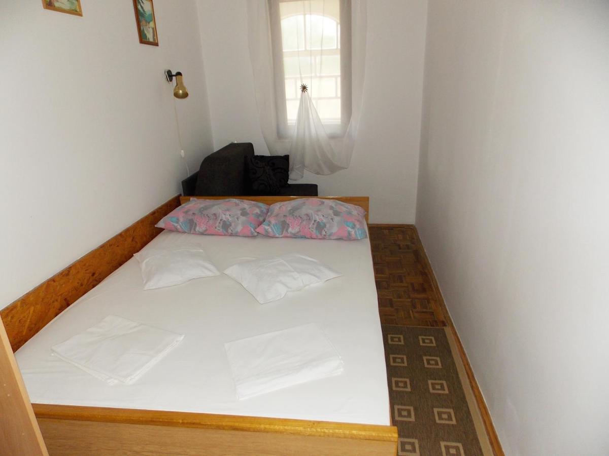 Apartments Miro Kornić Екстериор снимка