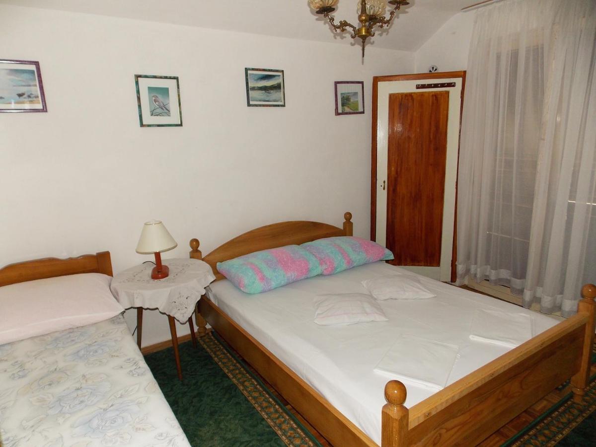 Apartments Miro Kornić Екстериор снимка