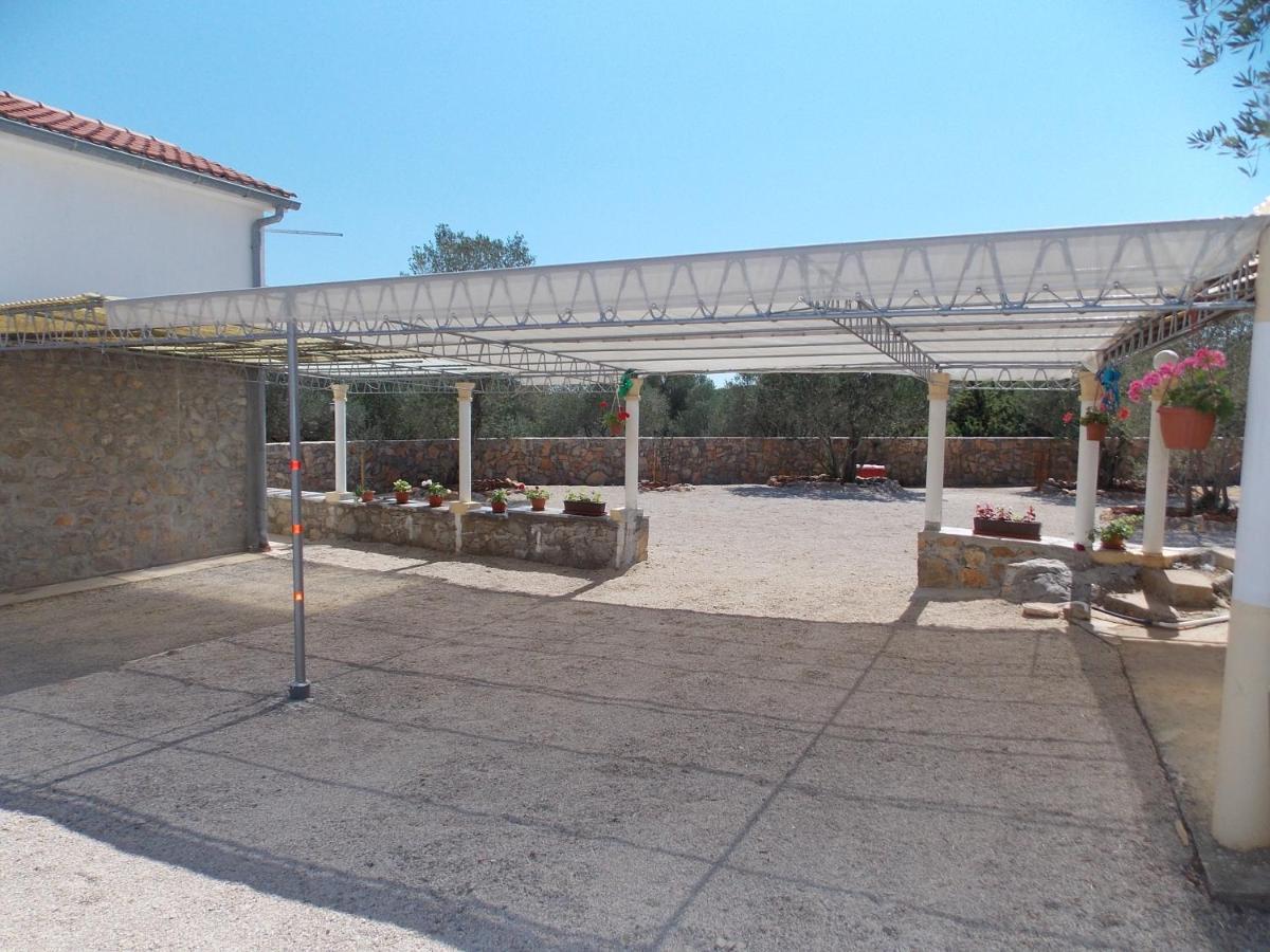 Apartments Miro Kornić Екстериор снимка